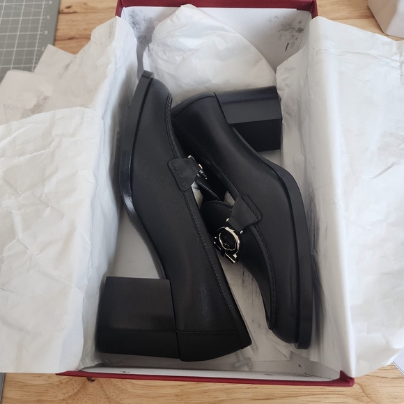 Ferragamo Rolo heel - Picture 8 of 11